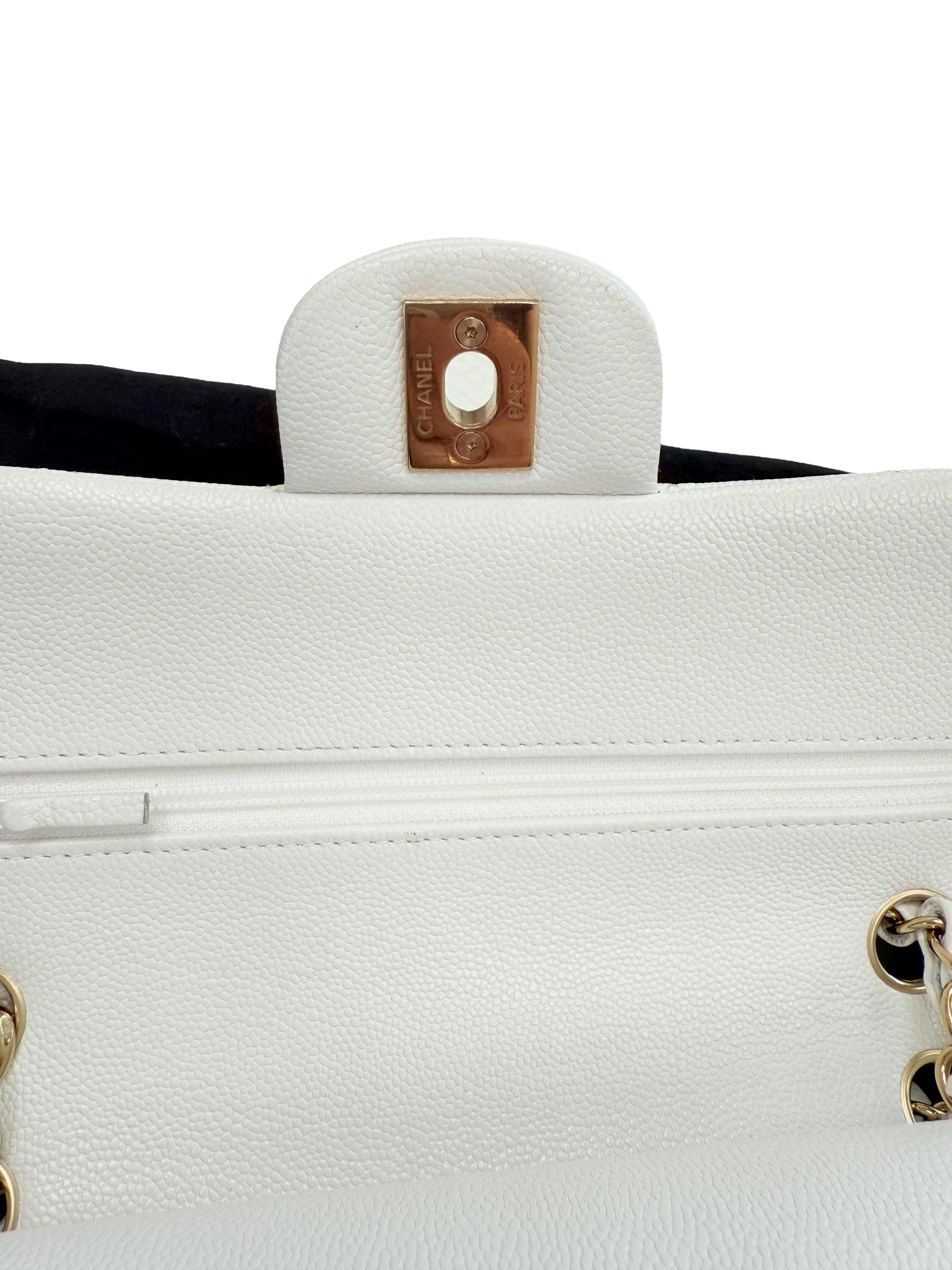 Chanel Small Classic Double Flap Weißer Kaviar Hellgoldene Hardware im Angebot 13