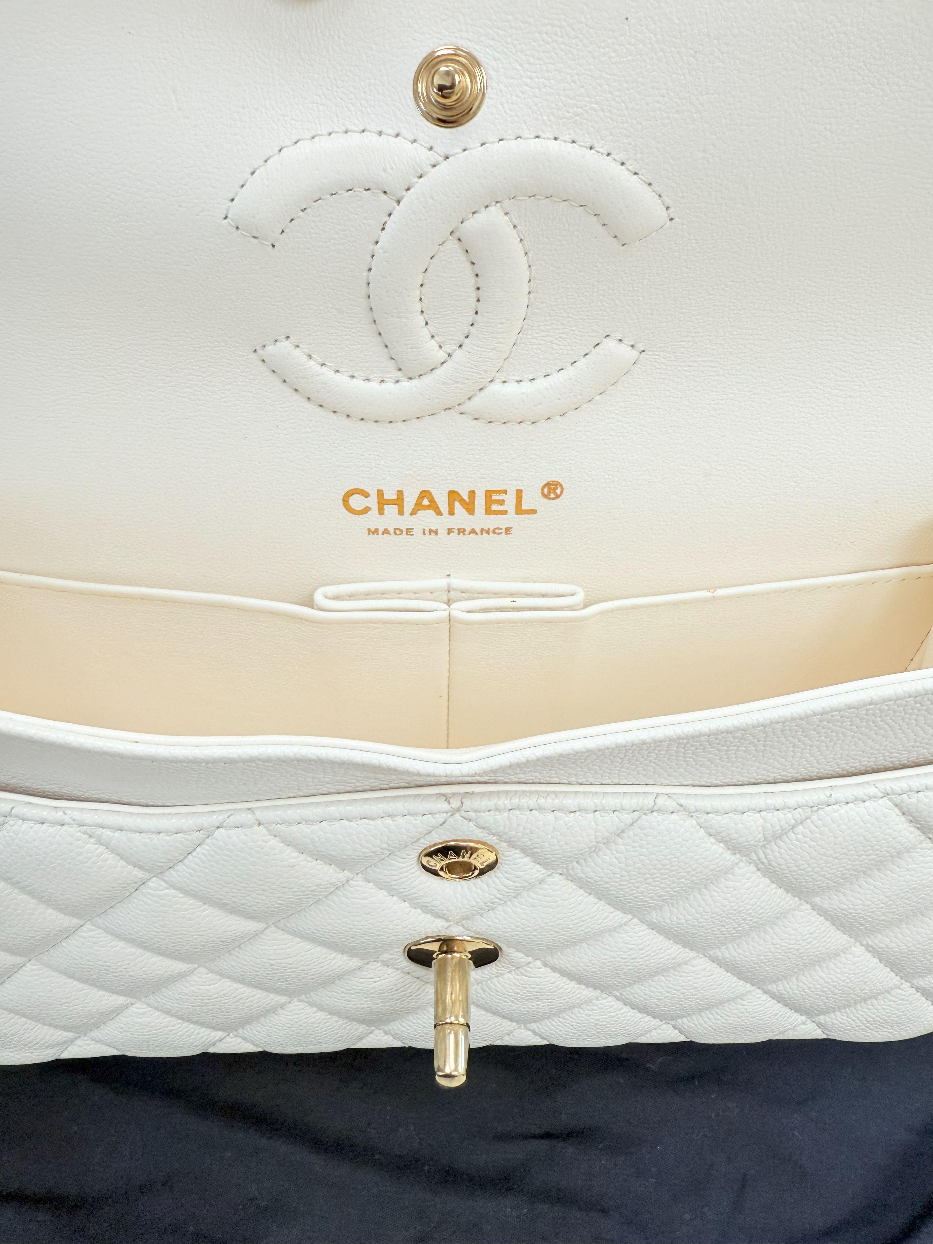 Chanel Small Classic Double Flap Weißer Kaviar Hellgoldene Hardware im Angebot 14