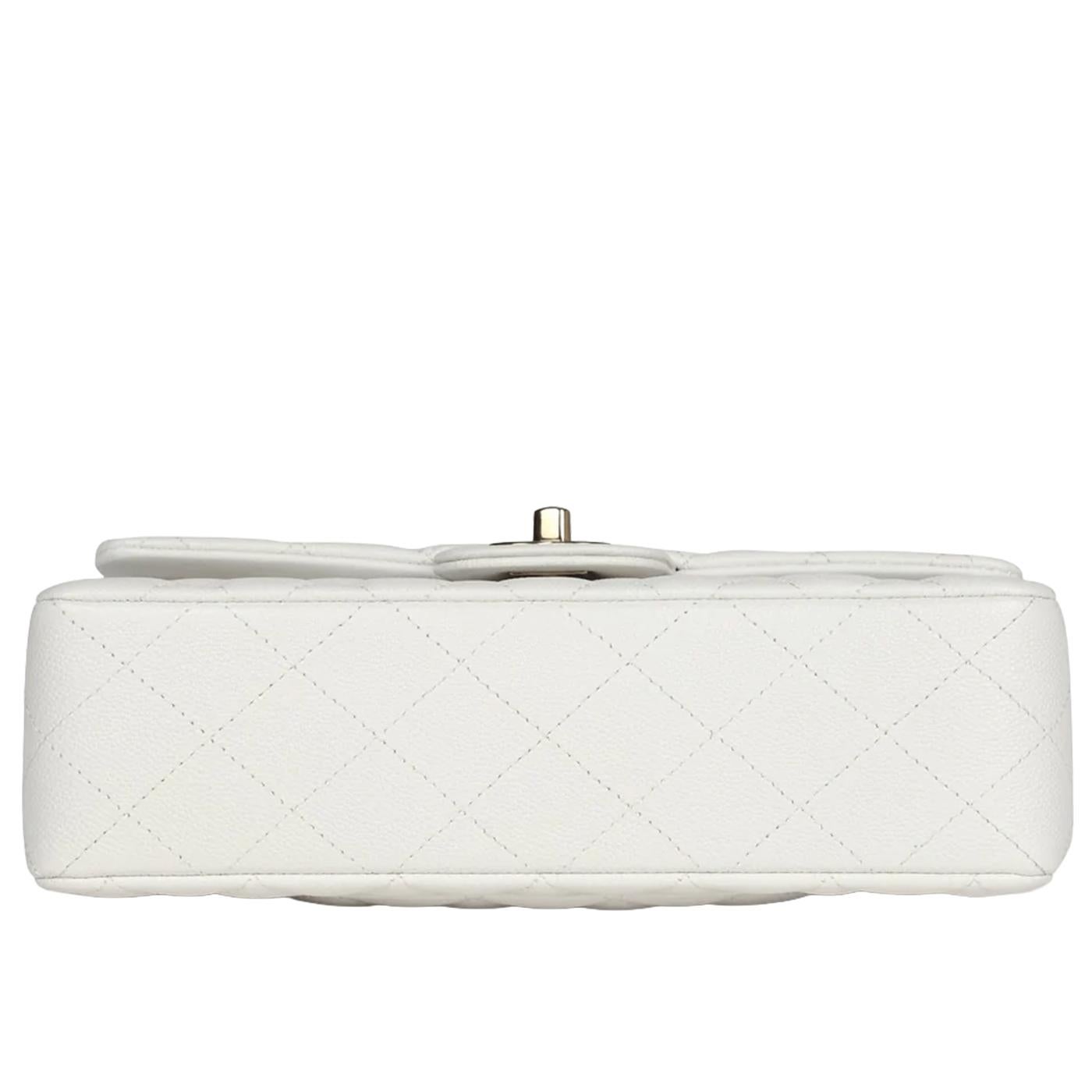 Chanel Small Classic Double Flap Weißer Kaviar Hellgoldene Hardware Damen im Angebot