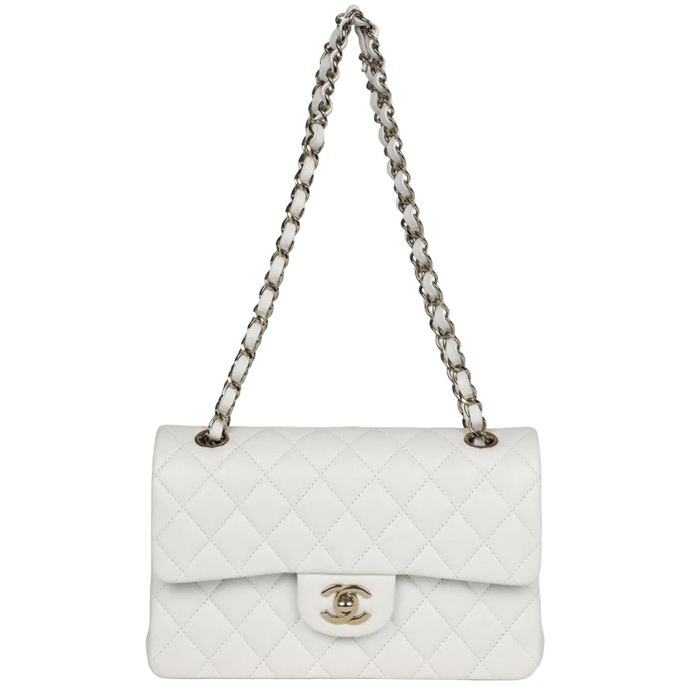 Chanel Small Classic Double Flap Weißer Kaviar Hellgoldene Hardware im Angebot 1