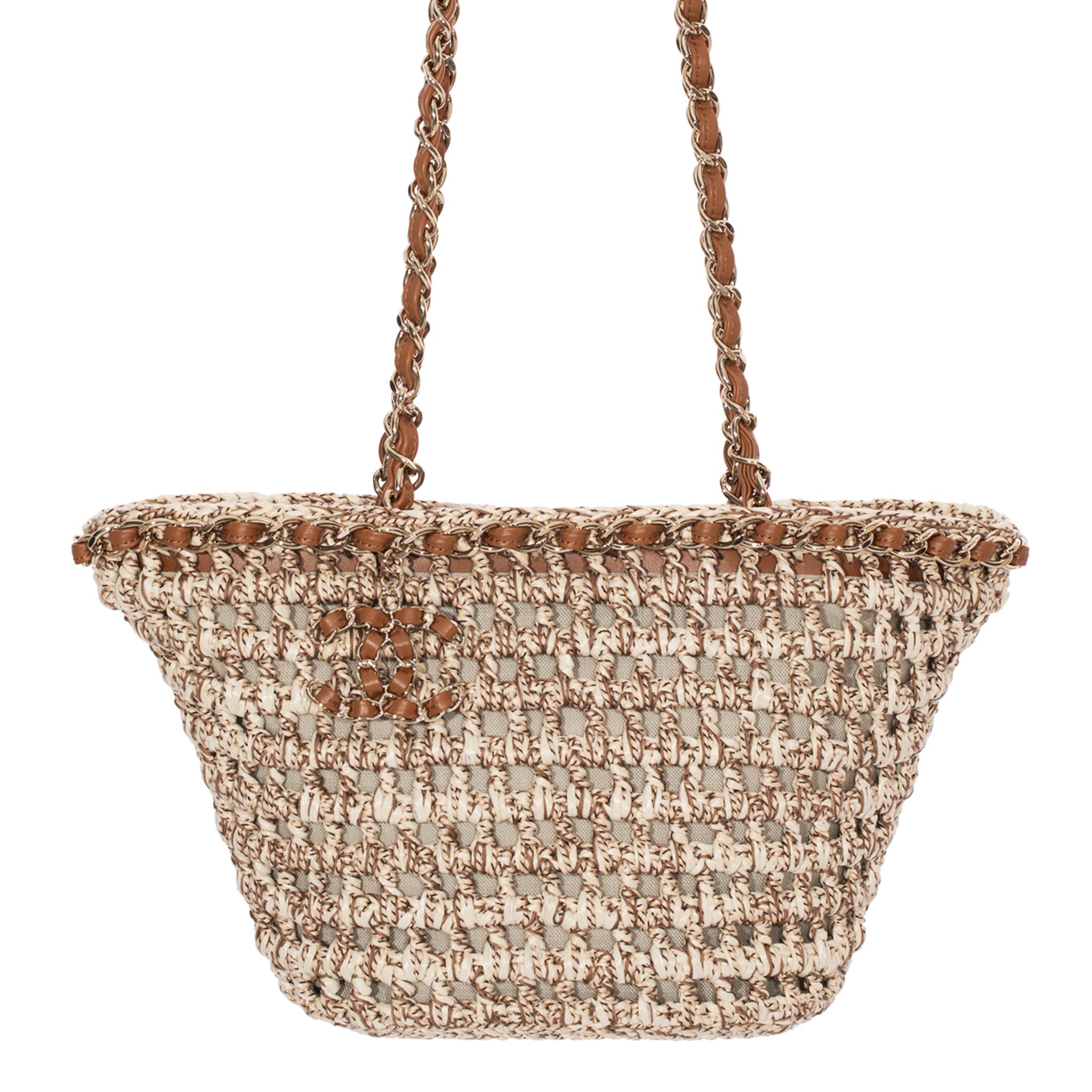 Brand:

Chanel

Product:

Chanel Crochet Shopping Tote

Size:

L 36 X H 20 X D 12 Cm

Colour:

Beige & Tan

Material:

Crochet, Mixed Fibers

Hardware:

Gold-Tone

Series:

2023

Condition:

Pristine; New Or Never Worn

Accompanied By:

Chanel