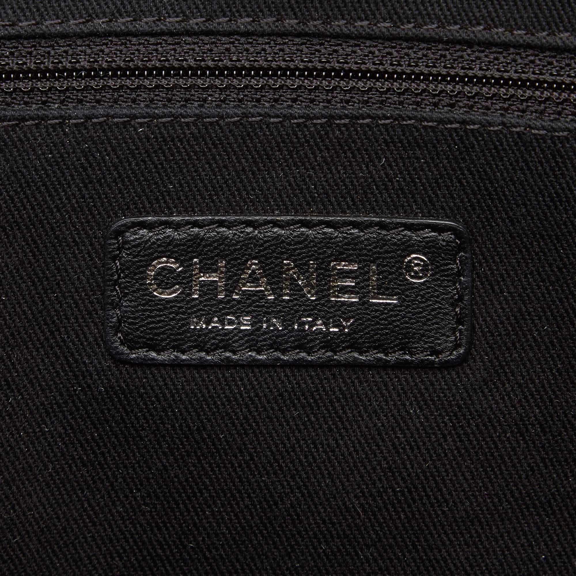 Chanel Small Deauville Logo Tote für Damen oder Herren