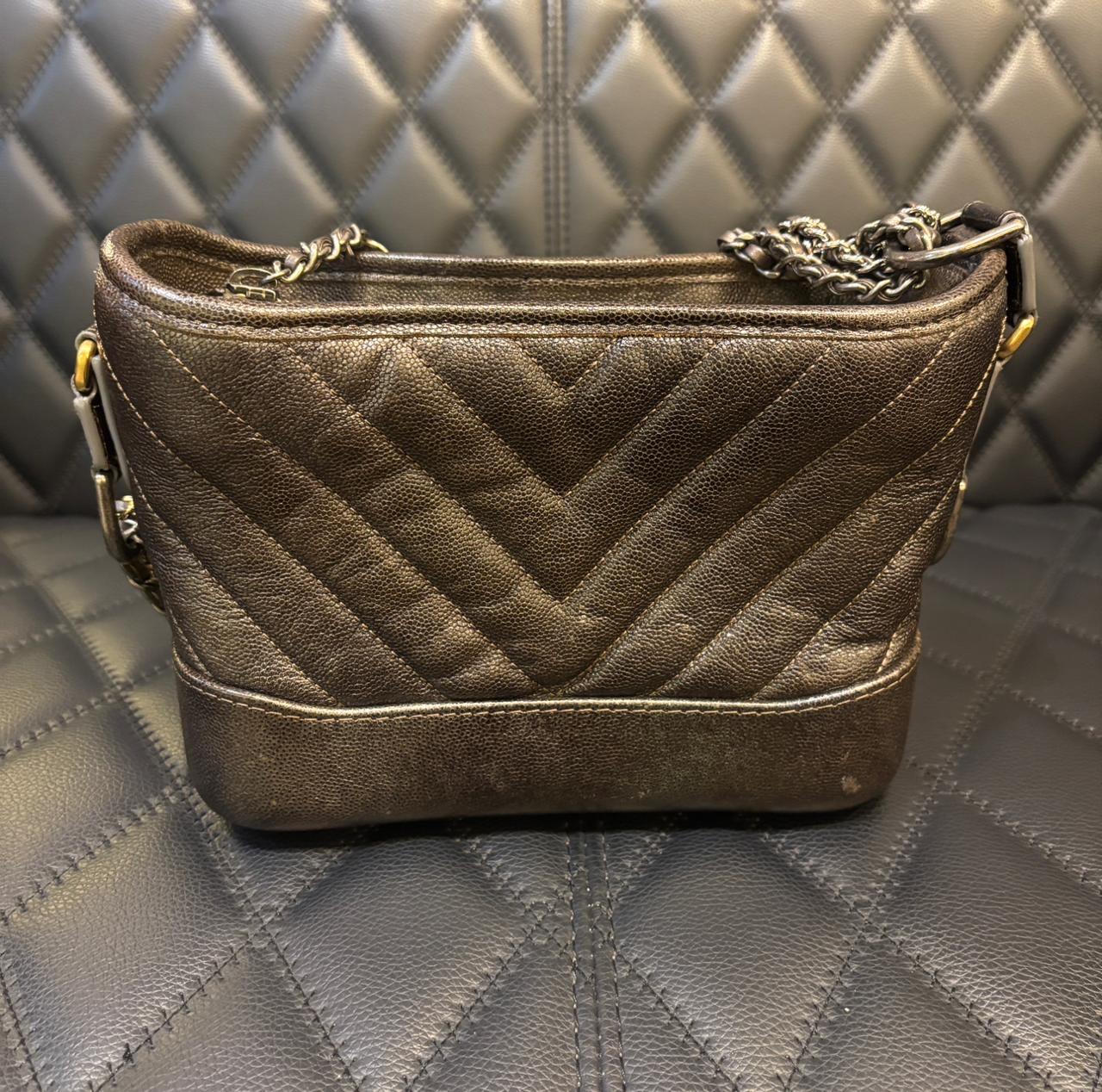 Chanel - Petit sac Gabrielle en cuir chevron vieilli en vente 2