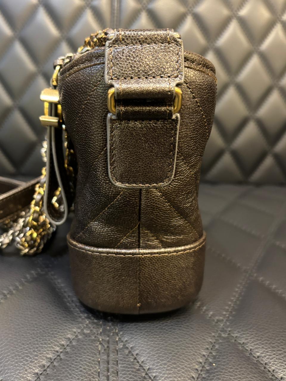 Chanel - Petit sac Gabrielle en cuir chevron vieilli en vente 3