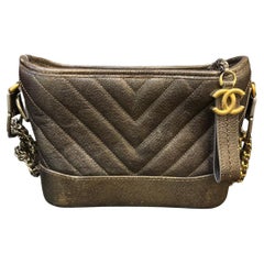 Chanel - Petit sac Gabrielle en cuir chevron vieilli