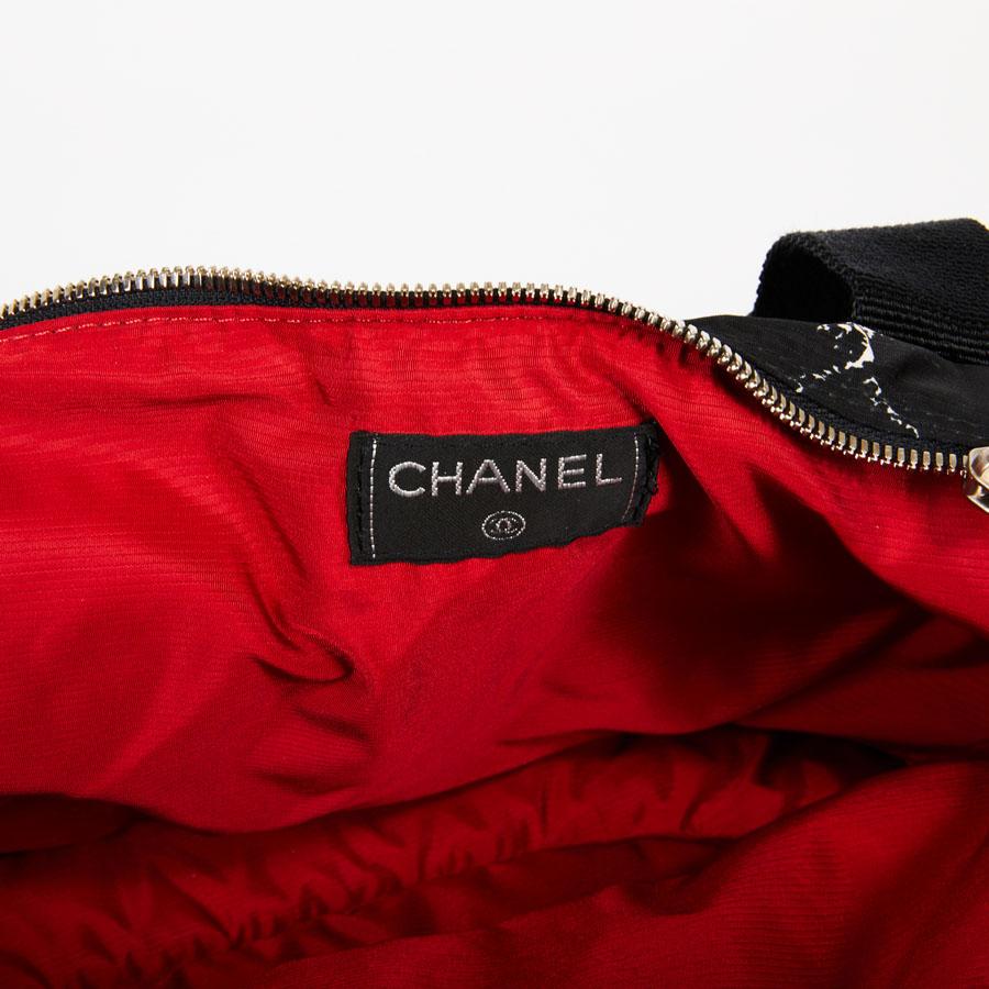 CHANEL Small Dog Bag in Black and Gray Canvas 5