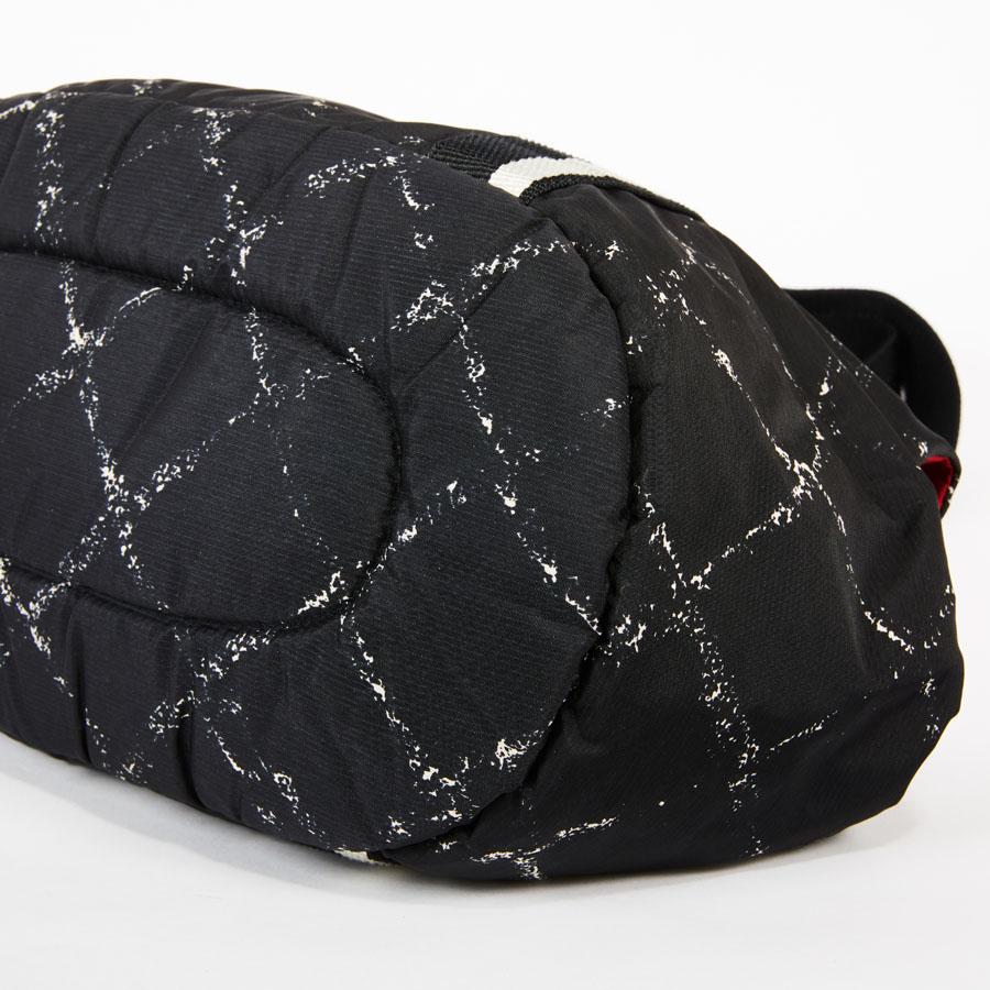 CHANEL Small Dog Bag in Black and Gray Canvas 2