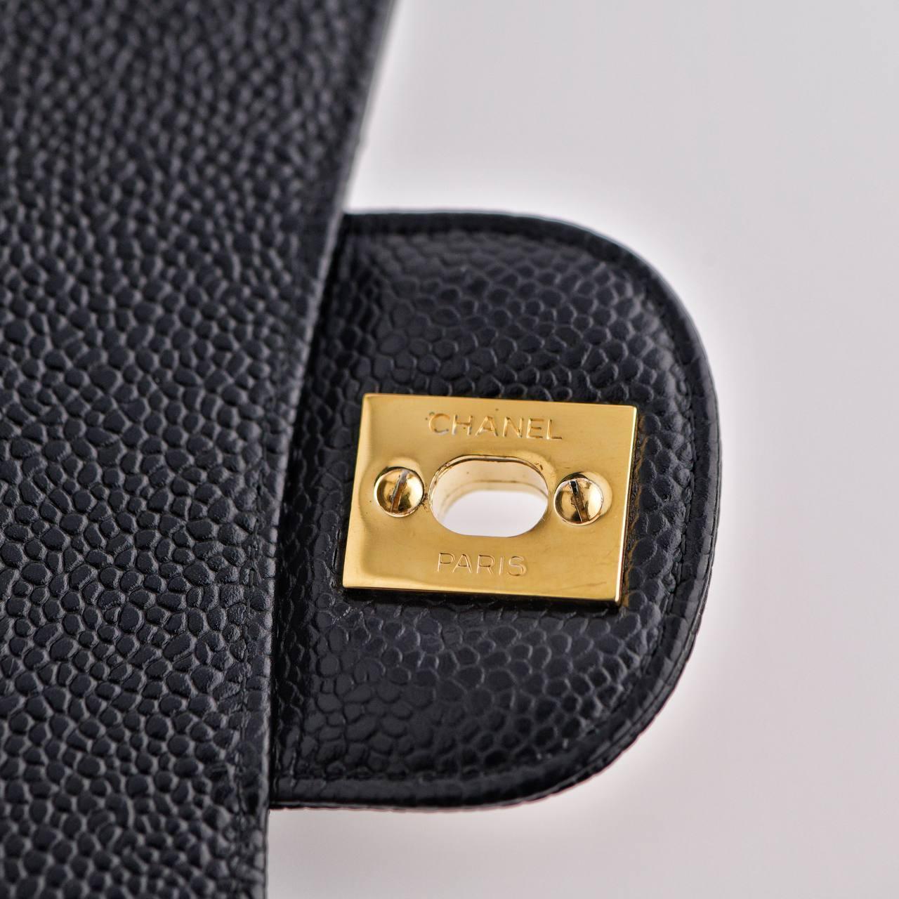 Chanel - Petit sac à double rabat classique en cuir de veau en vente 5
