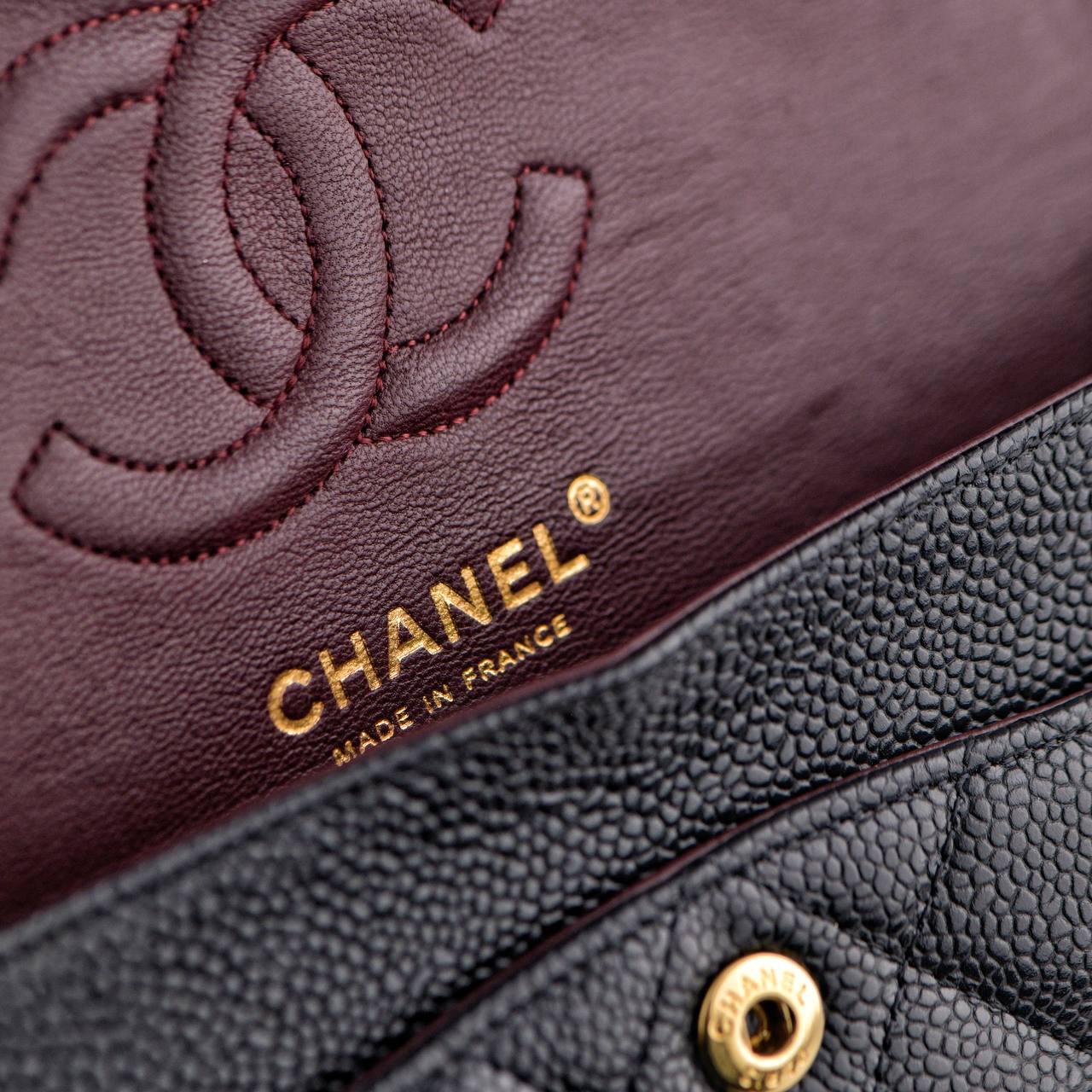 Chanel - Petit sac à double rabat classique en cuir de veau en vente 7