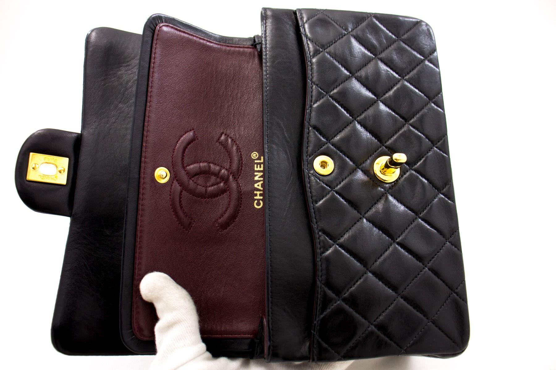 Chanel Kleine Tasche mit doppelter Klappe im Zustand „Hervorragend“ im Angebot in London, GB