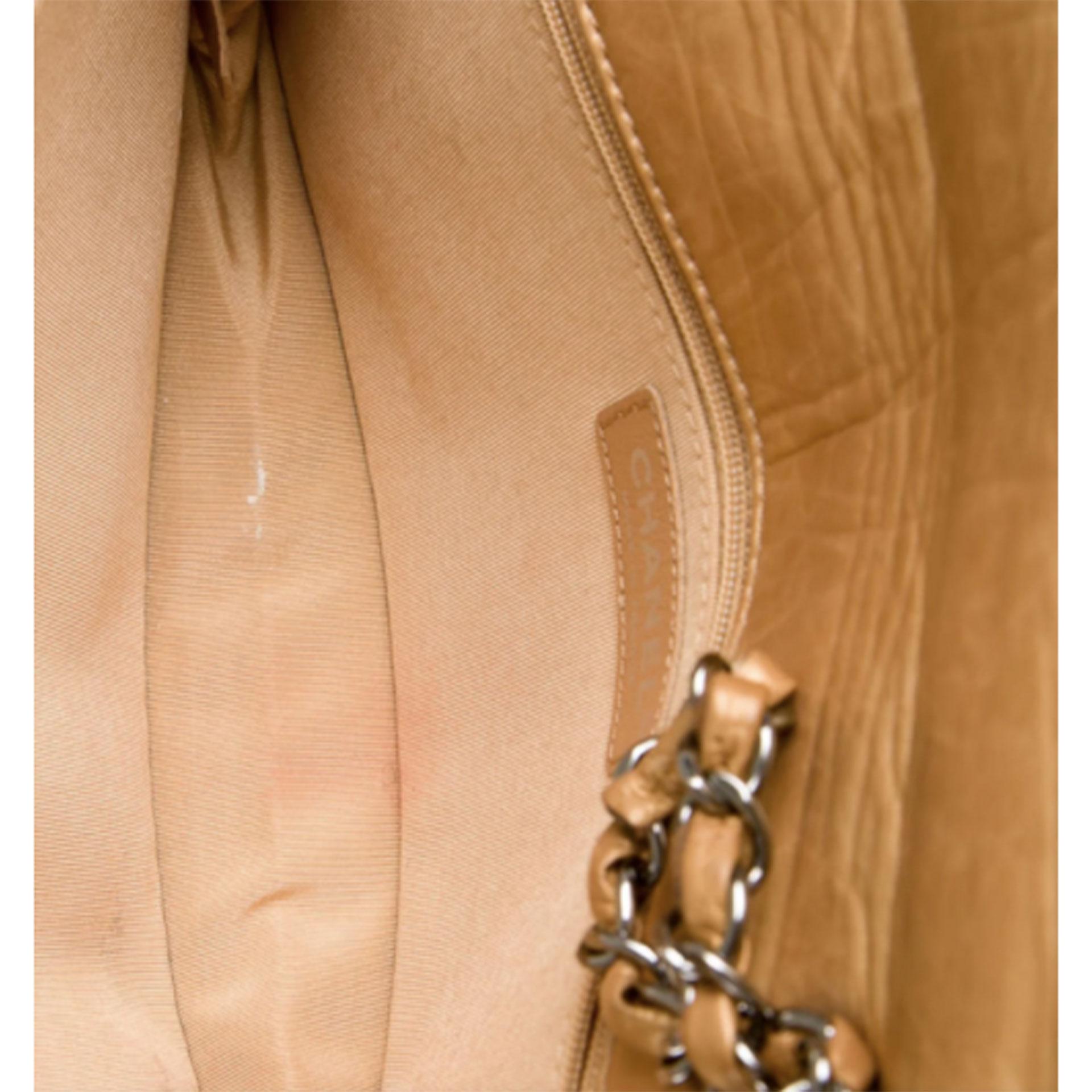 Chanel - Petit sac à rabat classique Reissue Gold Whipstitch Unisexe en vente