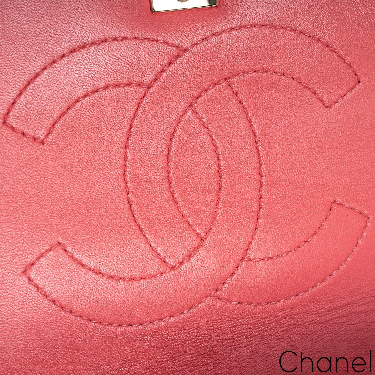 Chanel Kleine rosa trendige CC Klappentasche im Angebot 1