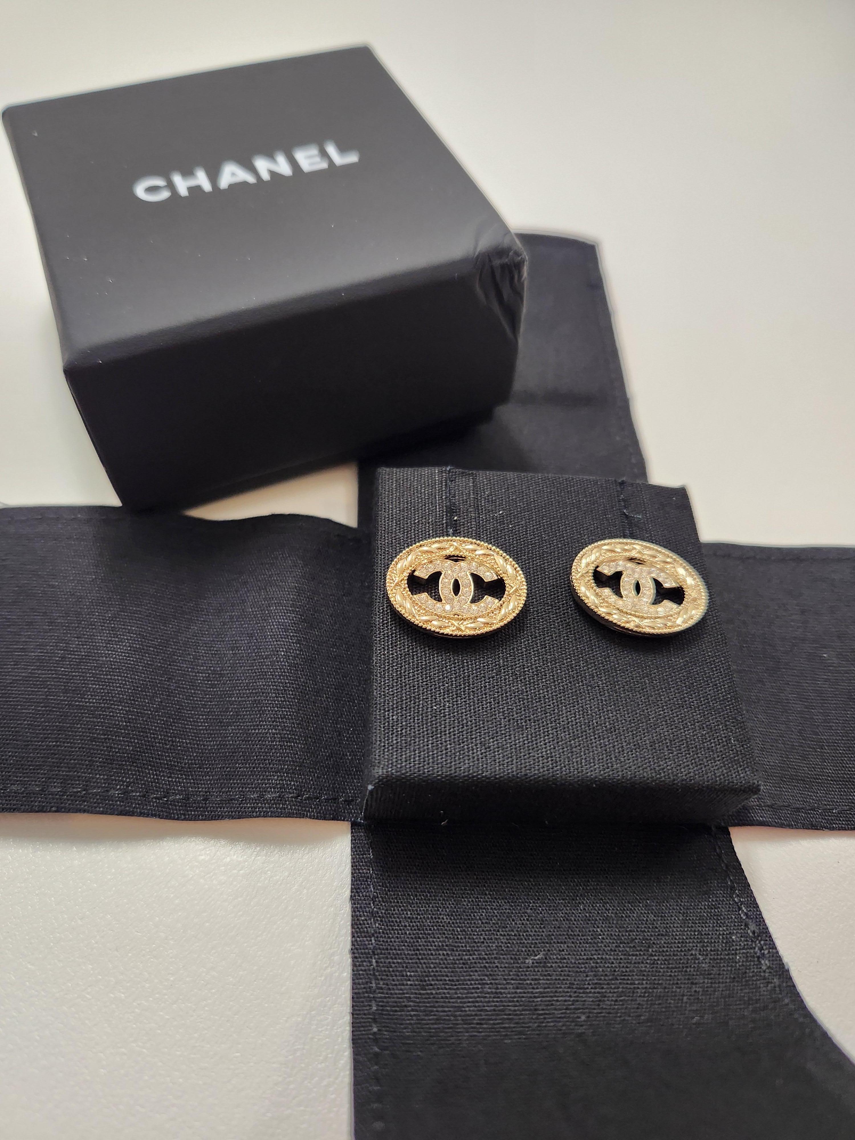 chanel small earrings