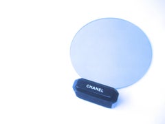 Espejo de tocador redondo pequeño Chanel circa s. XXI