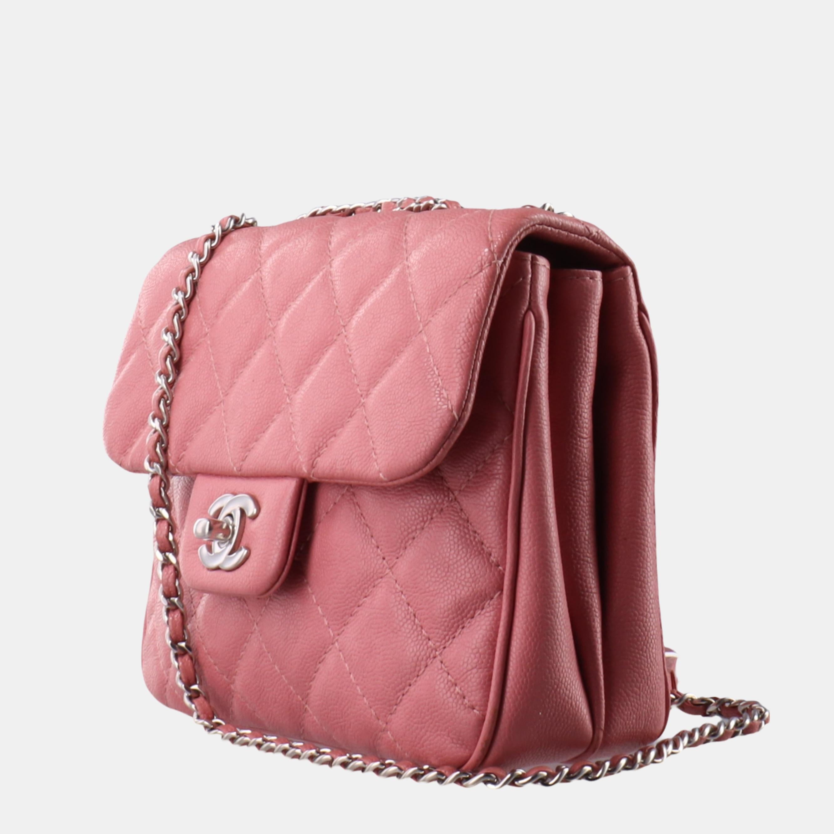 Chanel Small Urban Companion Flap Bag in Mauve Pink Caviar Leather, 2018-2019 In Excellent Condition For Sale In AUBERVILLIERS, FR