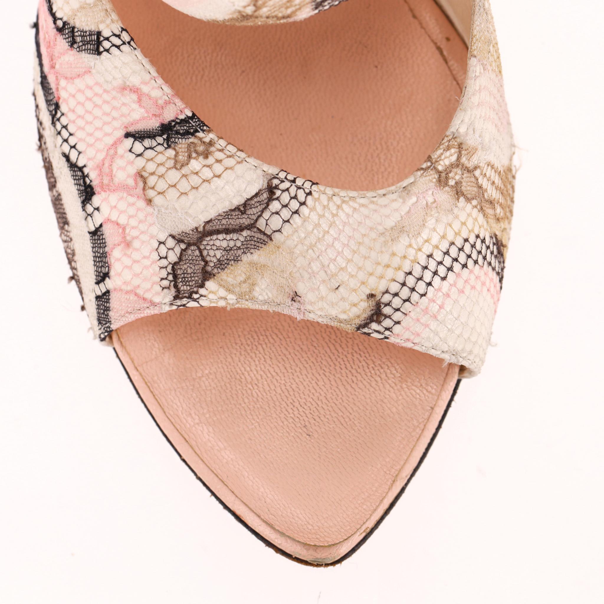 Sandales D'Orsay en peau de serpent de Chanel en vente 3