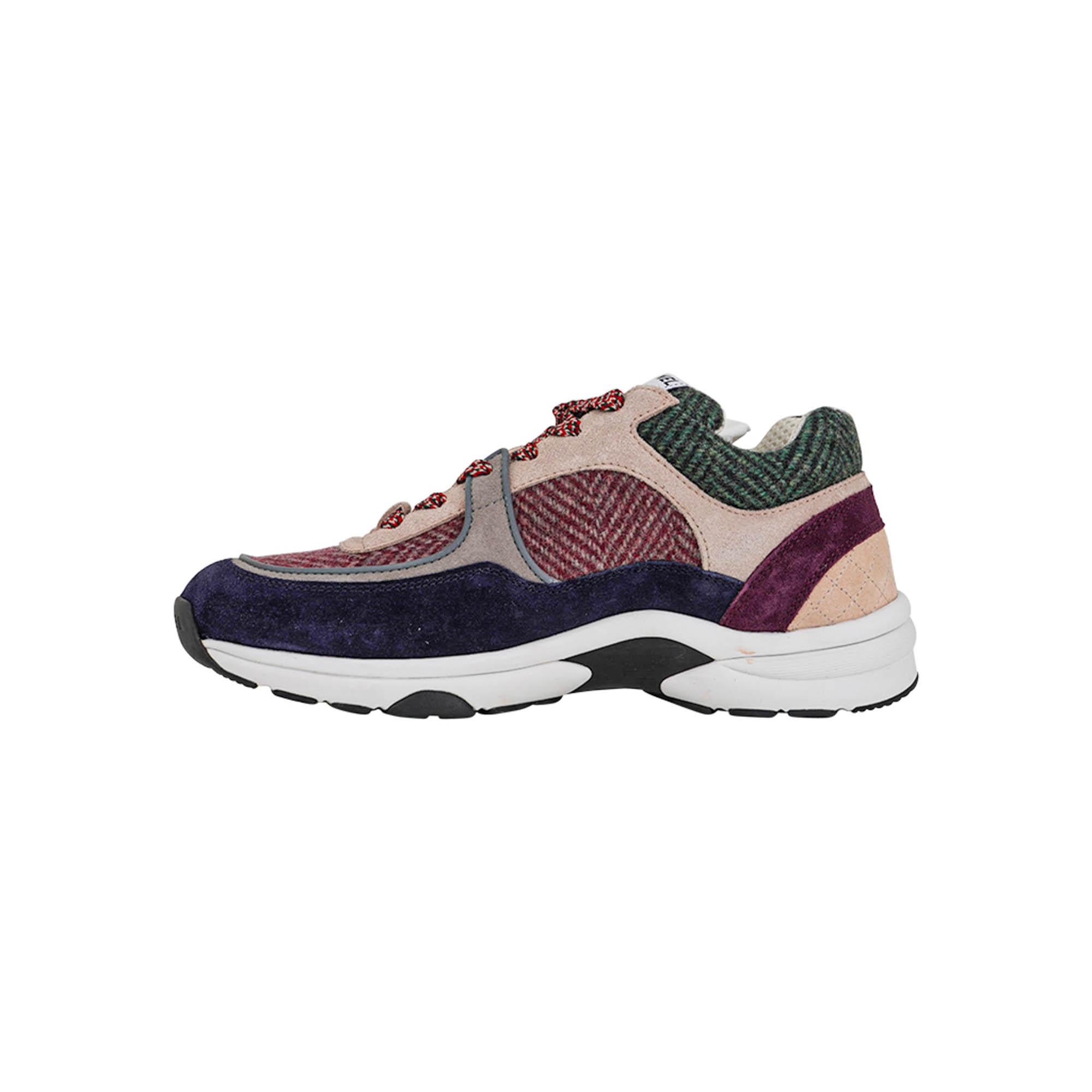 Chanel Sneaker Navy Bordeaux Green Pink Low Top 37.5 In condizioni Nuovo in vendita a Miami, FL