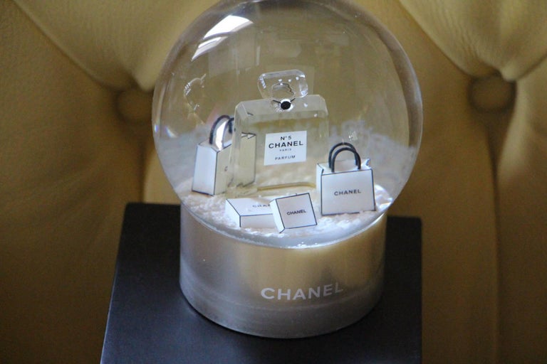 Chanel Snow Globe Dome Chanel VIP Collectible Large Perfume N° 5