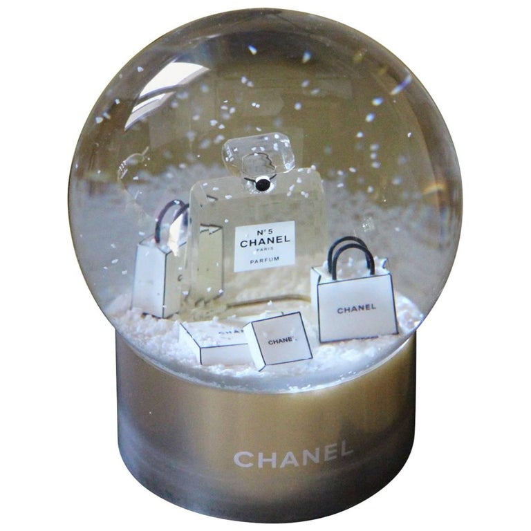 Chanel Snow Globe Dome Chanel VIP Collectible Large Perfume N° 5 Snow Globe  For Sale at 1stDibs