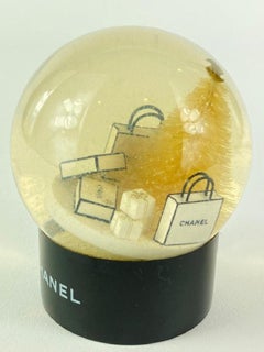 Chanel Snow Globe Paperweight Holiday Gift 2C1117