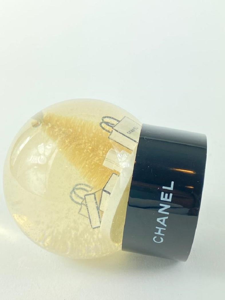 Chanel Snow Globe Paperweight Holiday Gift 2C1117   For Sale 1