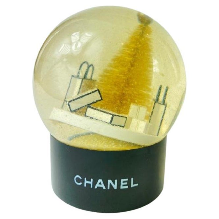 Chanel Snow Globe Paperweight Holiday Gift 2C1117 For Sale at