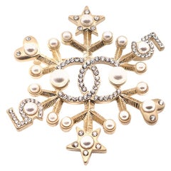 CHANEL Snow Star Brooch