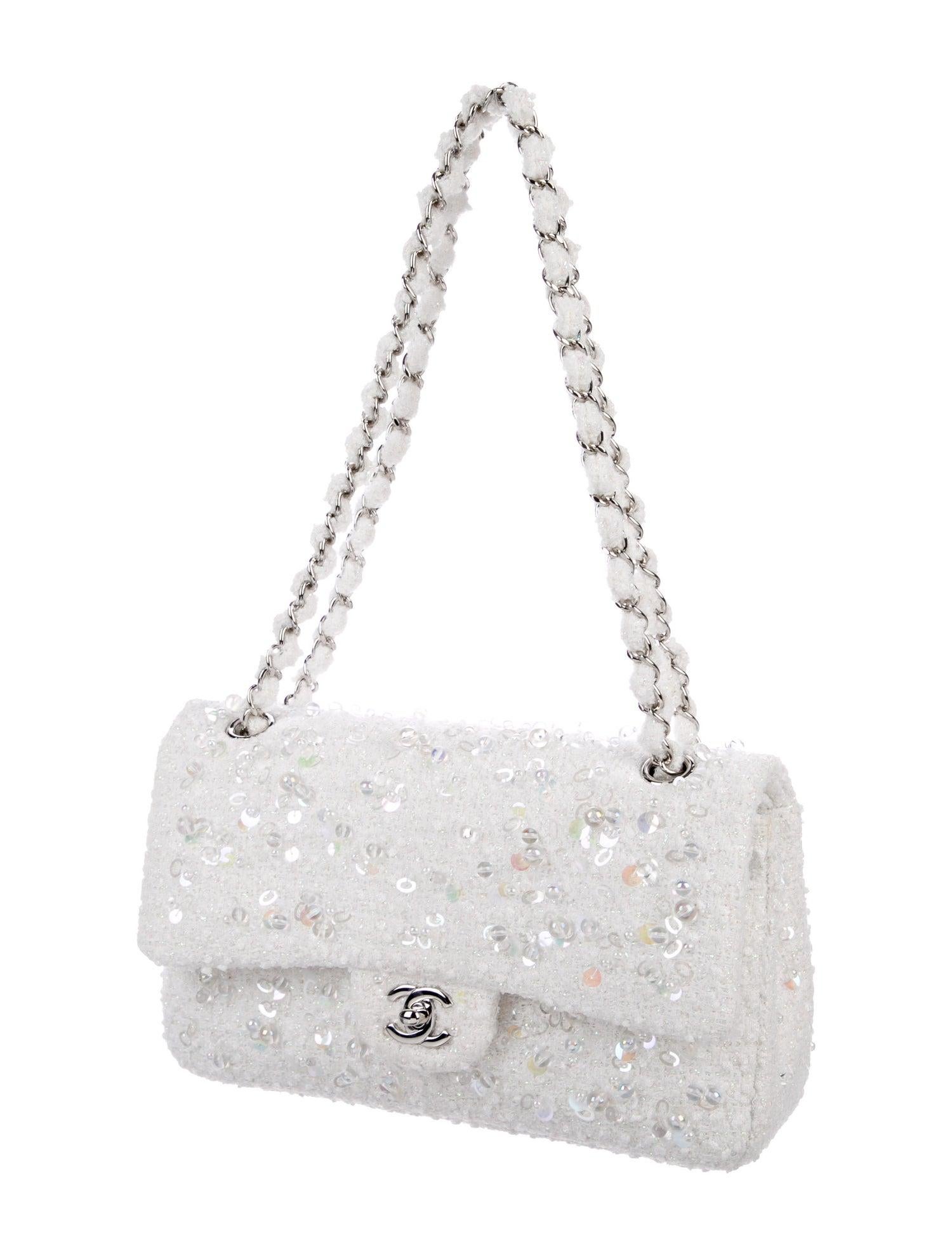 Chanel Snow White Tweed Bead Iridescent Silver Evening Shoulder Flap Bag (Grau)