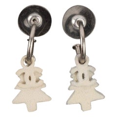 Chanel Schneewittchen-Ohrringe