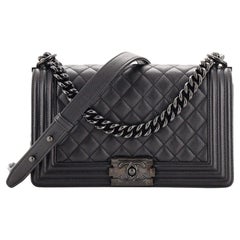 Sac à rabat Chanel So Black Boy matelassé Caviar Old Medium