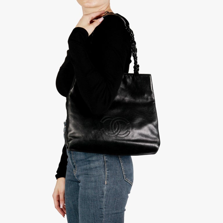 Chanel CC Caviar Shoulder Bag (SHG-zjjk0p) – LuxeDH