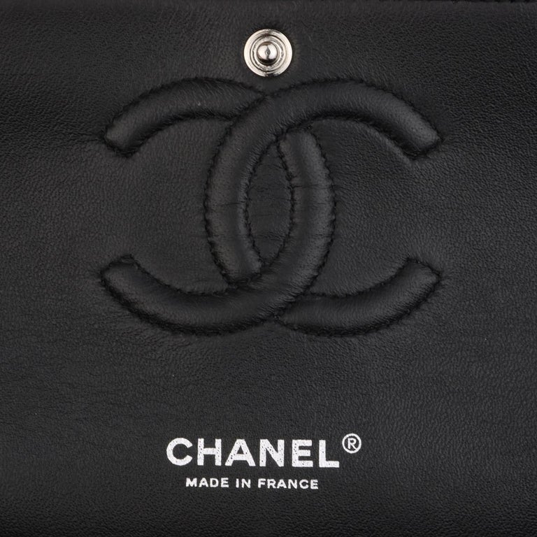 Chanel Black Chevron Lambskin Classic Double Flap Medium Q6B1PN1IK7000