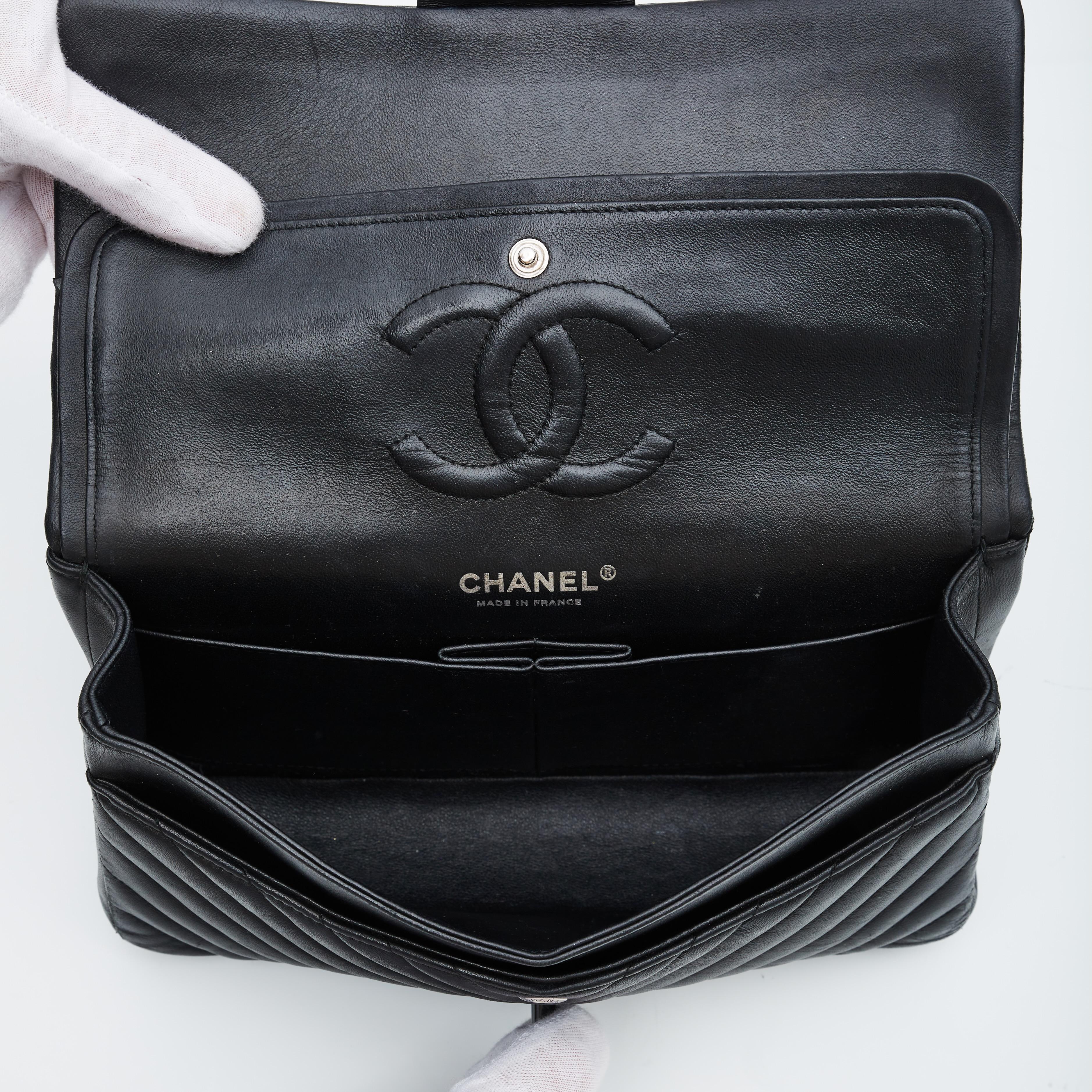 Chanel So Black Double Flap Borsa media in pelle di agnello nera Hardware nero (2015) 2