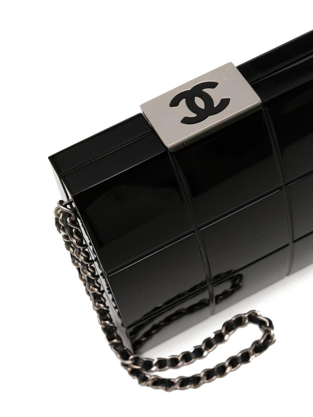 Chanel So Black Micro Mini Gala Gesteppte Emaille Minaudière-Tasche im Angebot 6