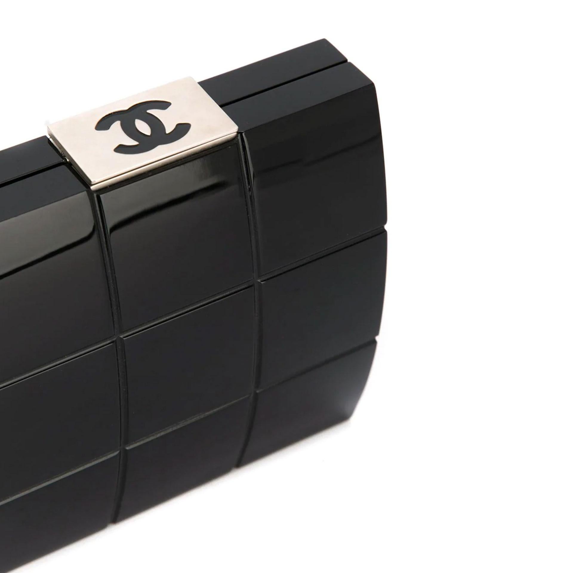 Chanel So Black Micro Mini Gala Quilted Enamel Minaudière Clutch en vente 8