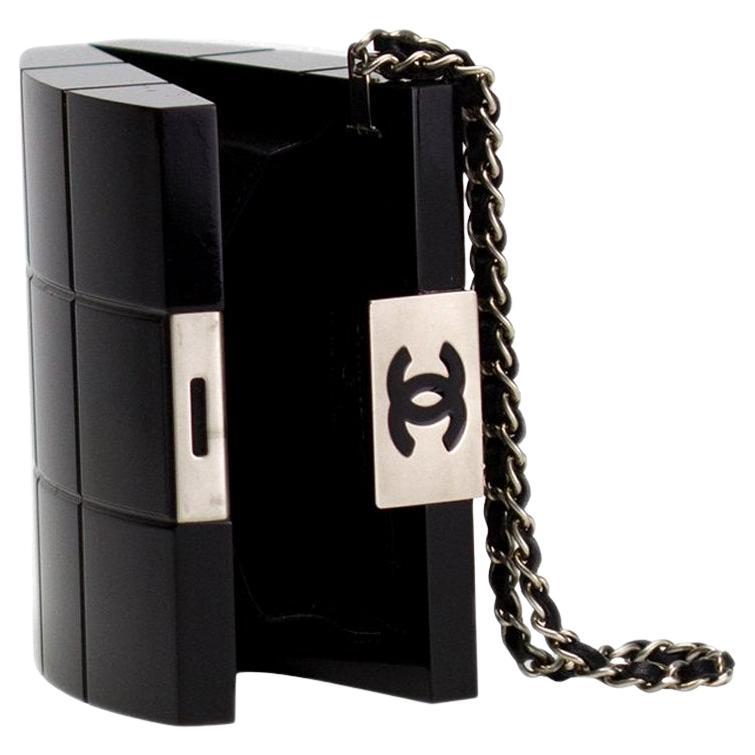 Chanel So Black Micro Mini Gala Gesteppte Emaille Minaudière-Tasche im Angebot
