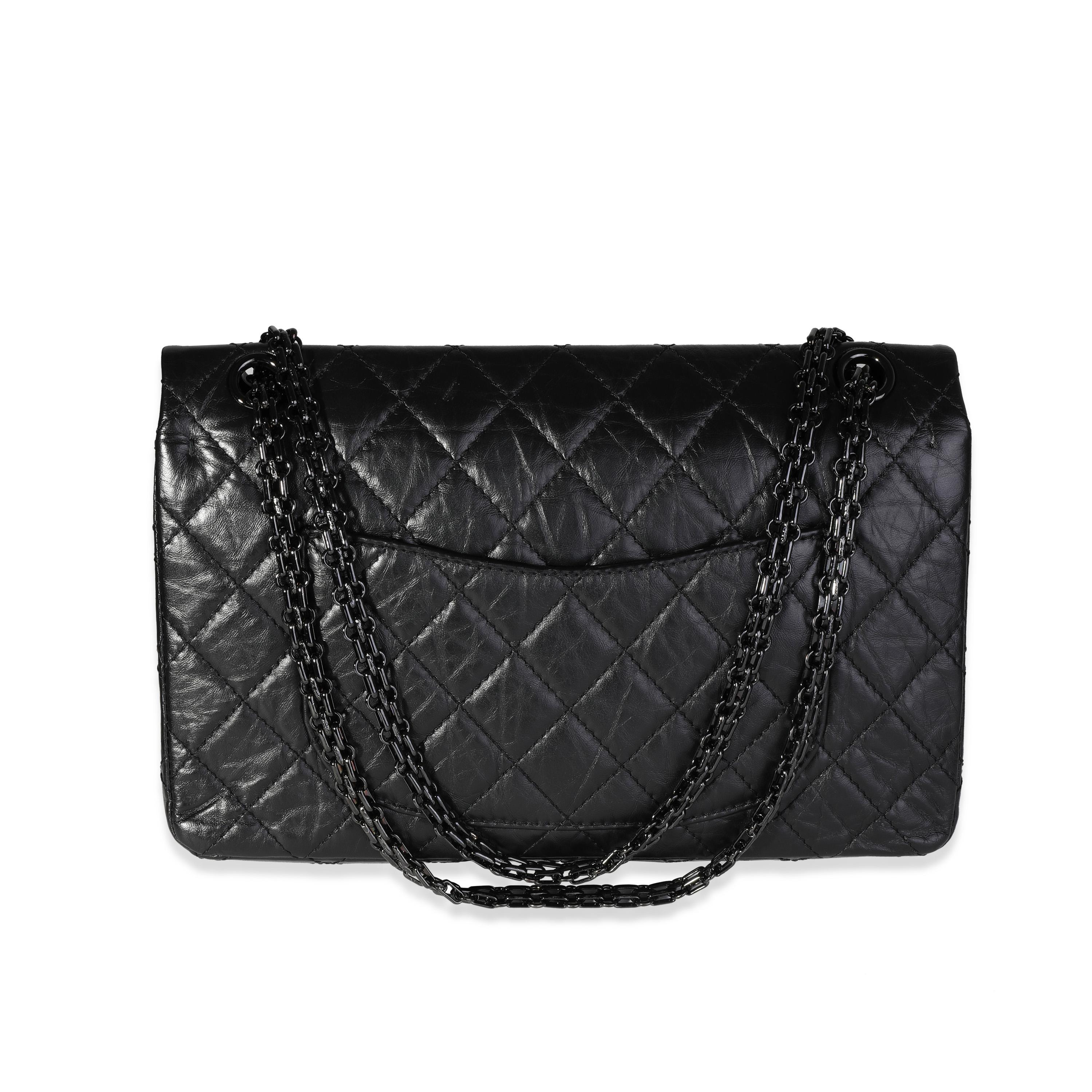 Chanel So Black Quilted Calfskin Reissue 2.55 226 Double Flap Bag In Excellent Condition In New York, NY