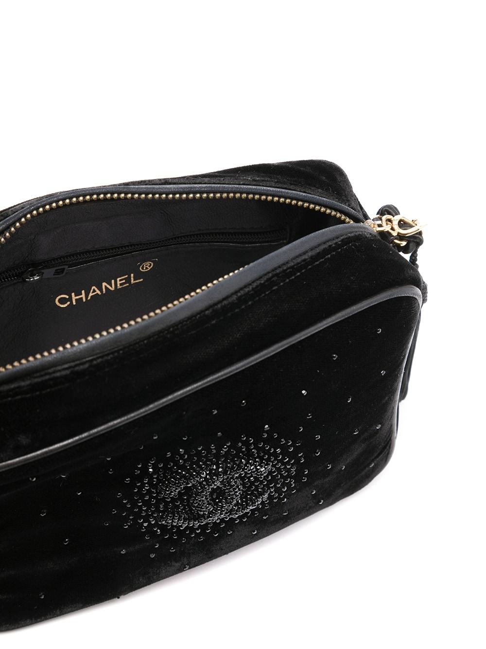 Chanel So Black Rare Vintage 1989 Velvet Strasss Beaded Tassel Small Camera Bag en vente 8