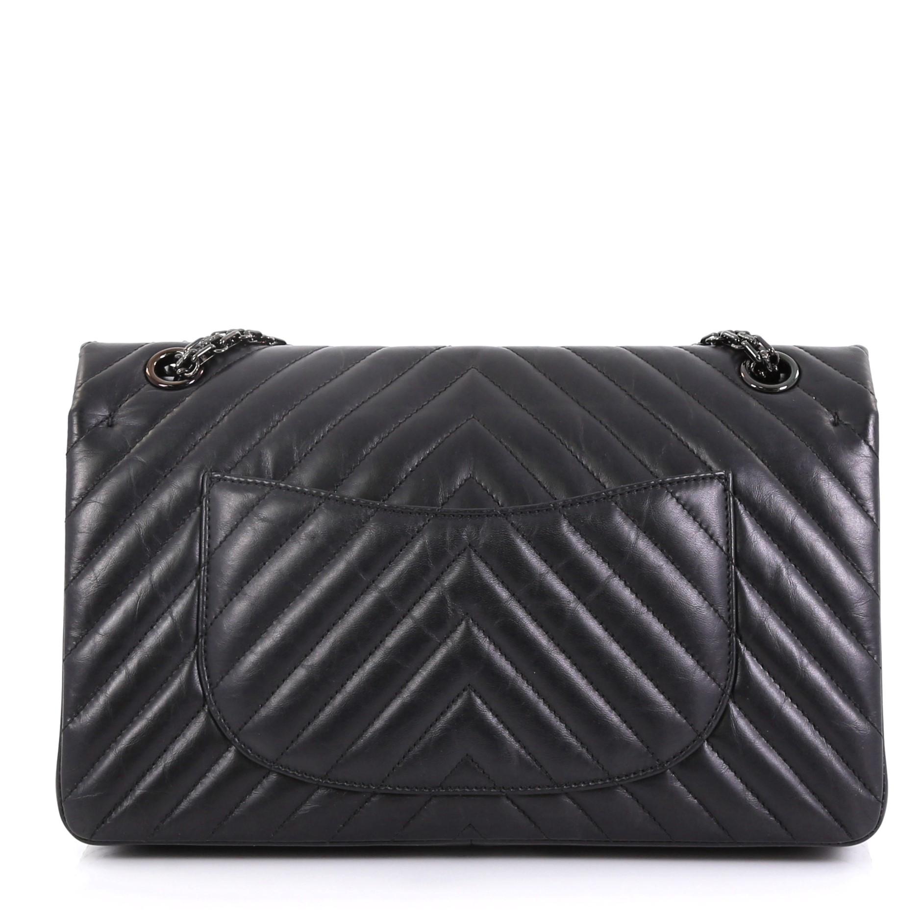 Chanel So Black Reissue 2.55 Flap Bag Chevron Aged Calfskin 226 In Excellent Condition In NY, NY