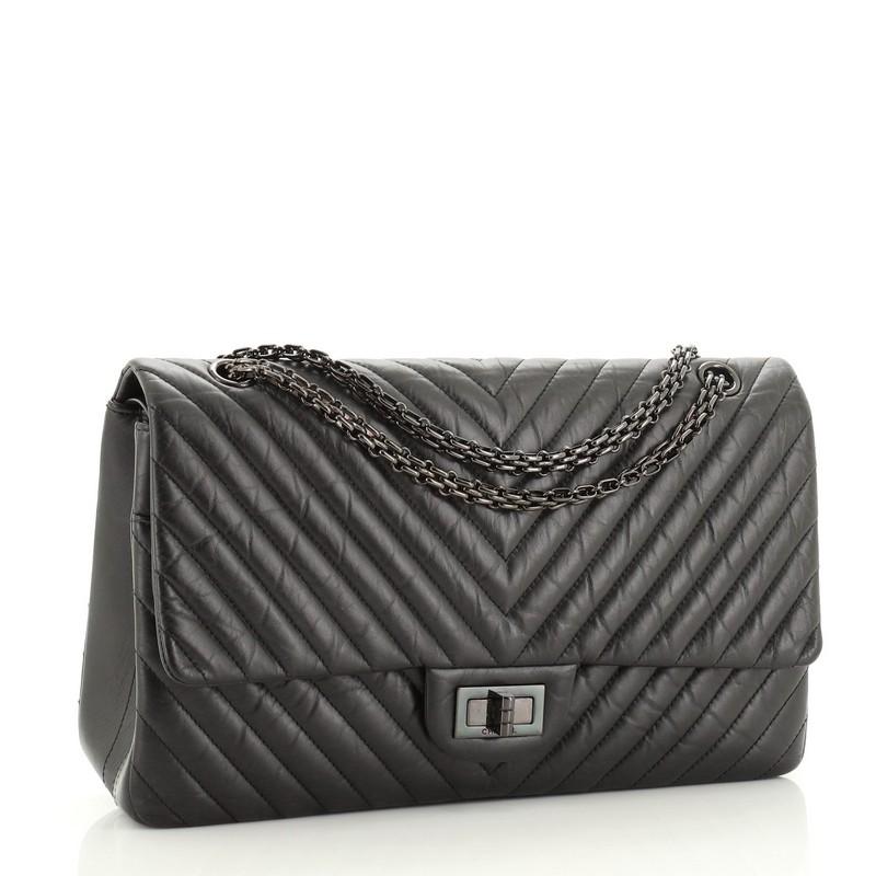 Chanel So Black Reissue 2.55 Flap Bag Chevron Aged Calfskin 227 In Good Condition In NY, NY