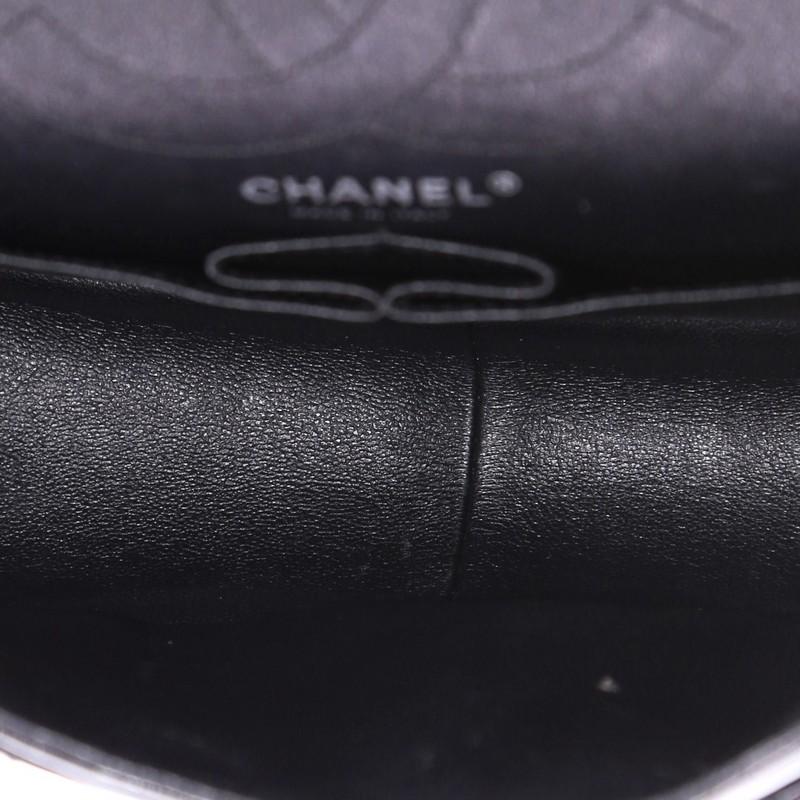 Chanel So Black Reissue 2.55 Handtasche Gestepptes glasiertes Kalbsleder 226 1