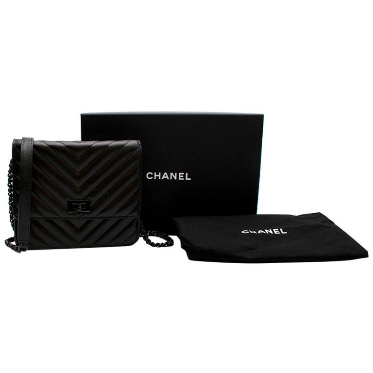Chanel So Black Reissue 2.55 Square Chevron Wallet On Chain at 1stDibs |  chanel so black wallet on chain, chanel 2.55 wallet on chain