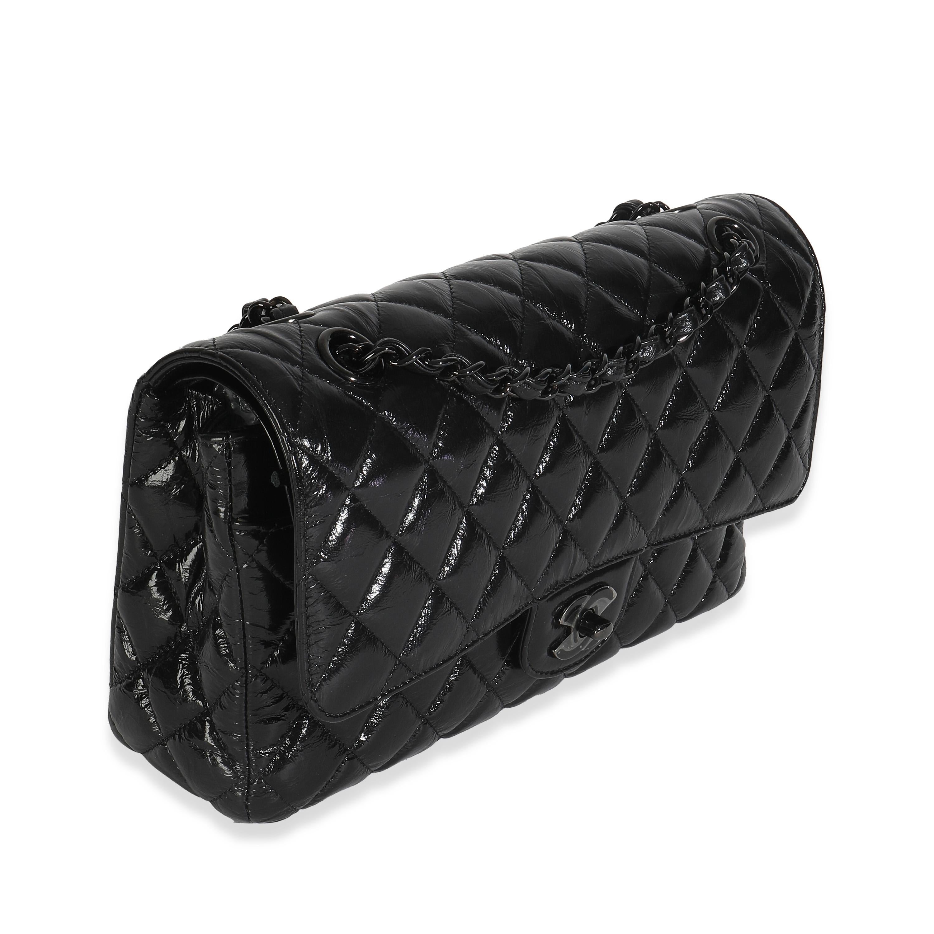 Noir Chanel So Black Shiny Crumpled Quilted Calfskin Medium Classic Double Flap Bag en vente