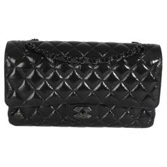 Chanel So Black Borsa media classica a doppia patta in pelle di vitello lucida e stropicciata