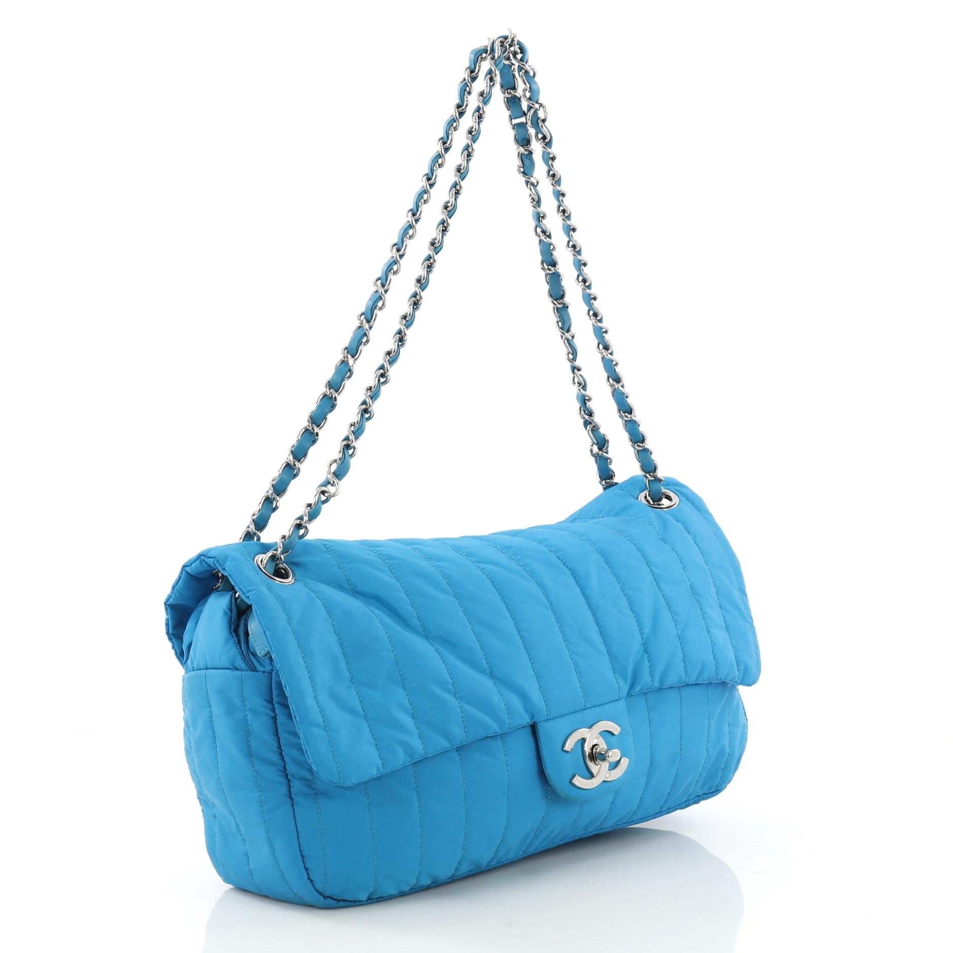Chanel Soft Shell Flap Bag Vertical Stepped Nylon Jumb (Blau)