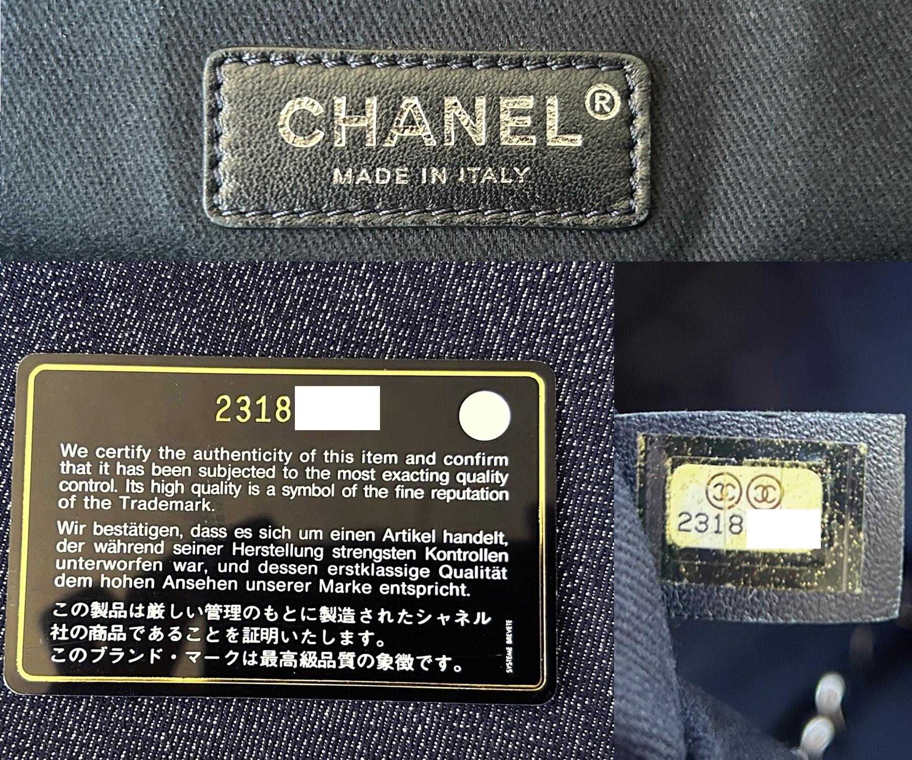 Chanel Sold Out Navy Denim Deauville Tote Shoulder Bag  In Excellent Condition For Sale In Pasadena, CA