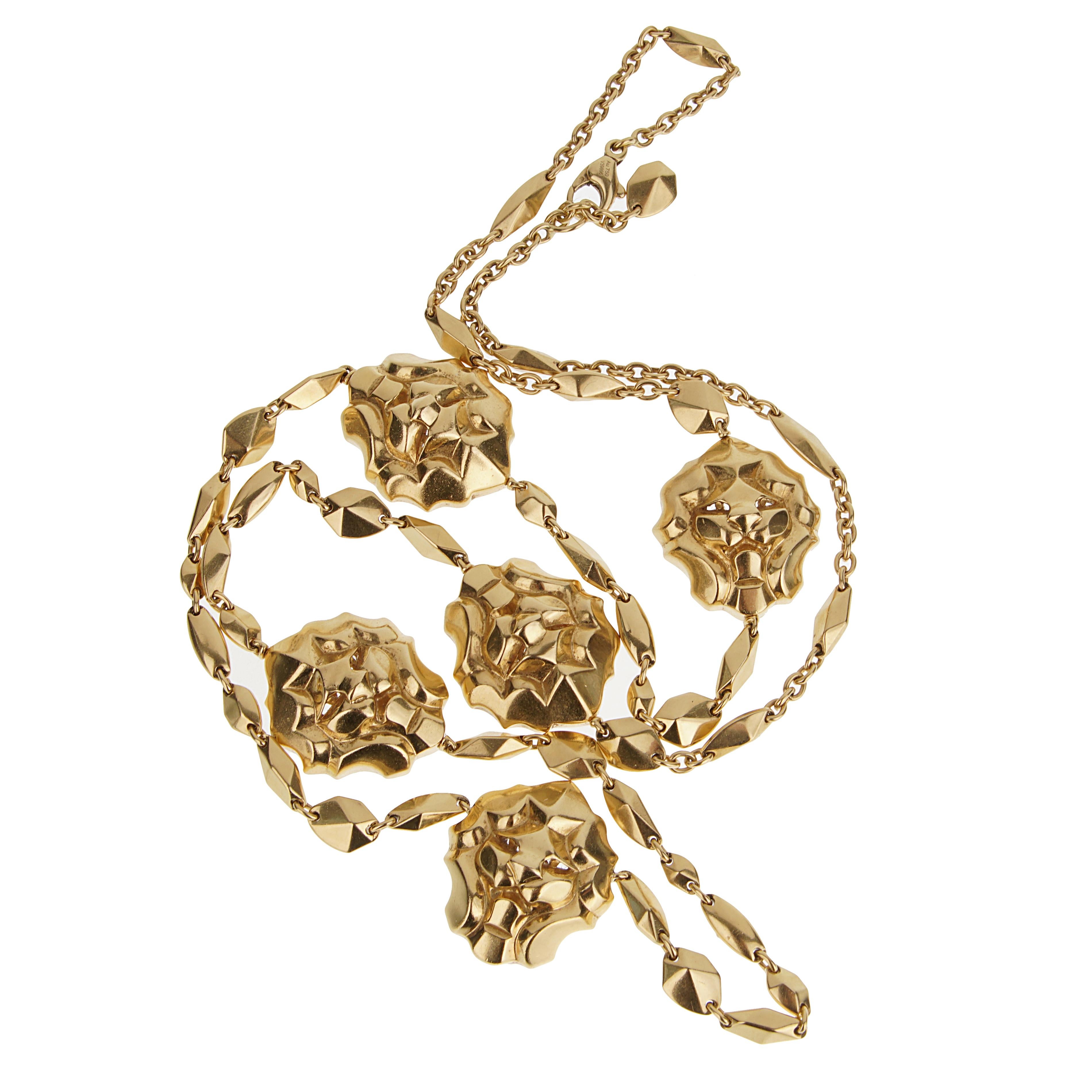 Chanel Sous Le Signe Du Lion Collier Sautoir en or jaune 18k Excellent état - En vente à Feasterville, PA