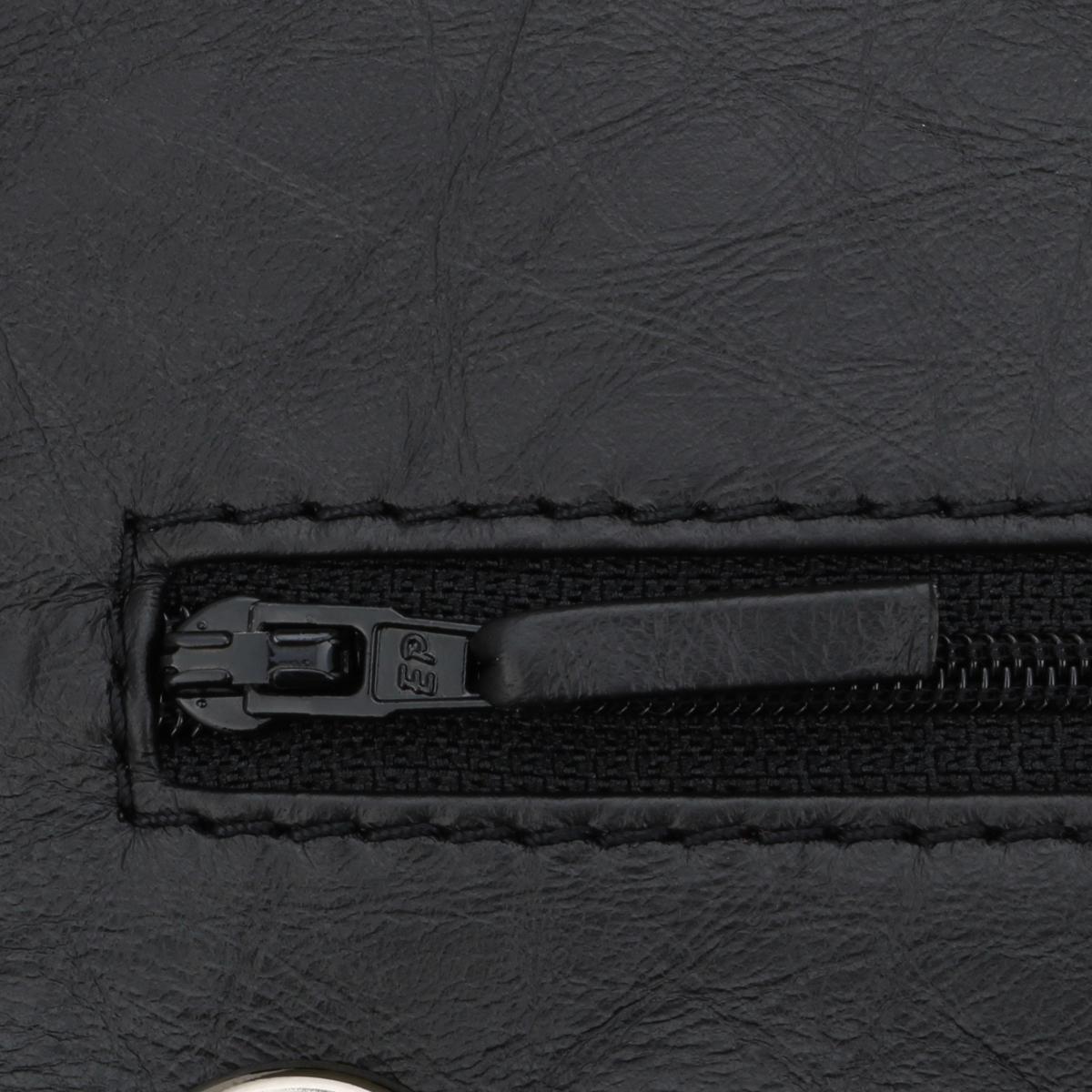 CHANEL Space Charms 2.55 Reissue 225 Sac à rabat en cuir de veau vieilli noir 2017 en vente 9