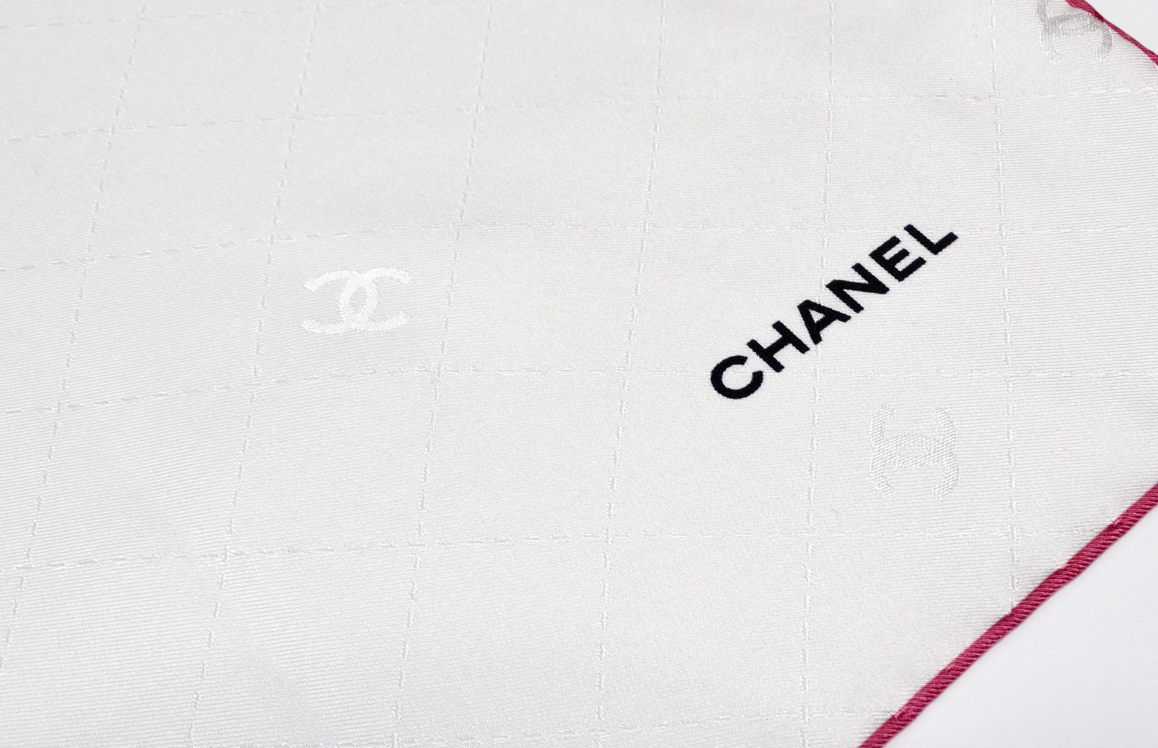 Chanel Splash Interlocking CC Printed Ivory Silk Scarf For Sale 1