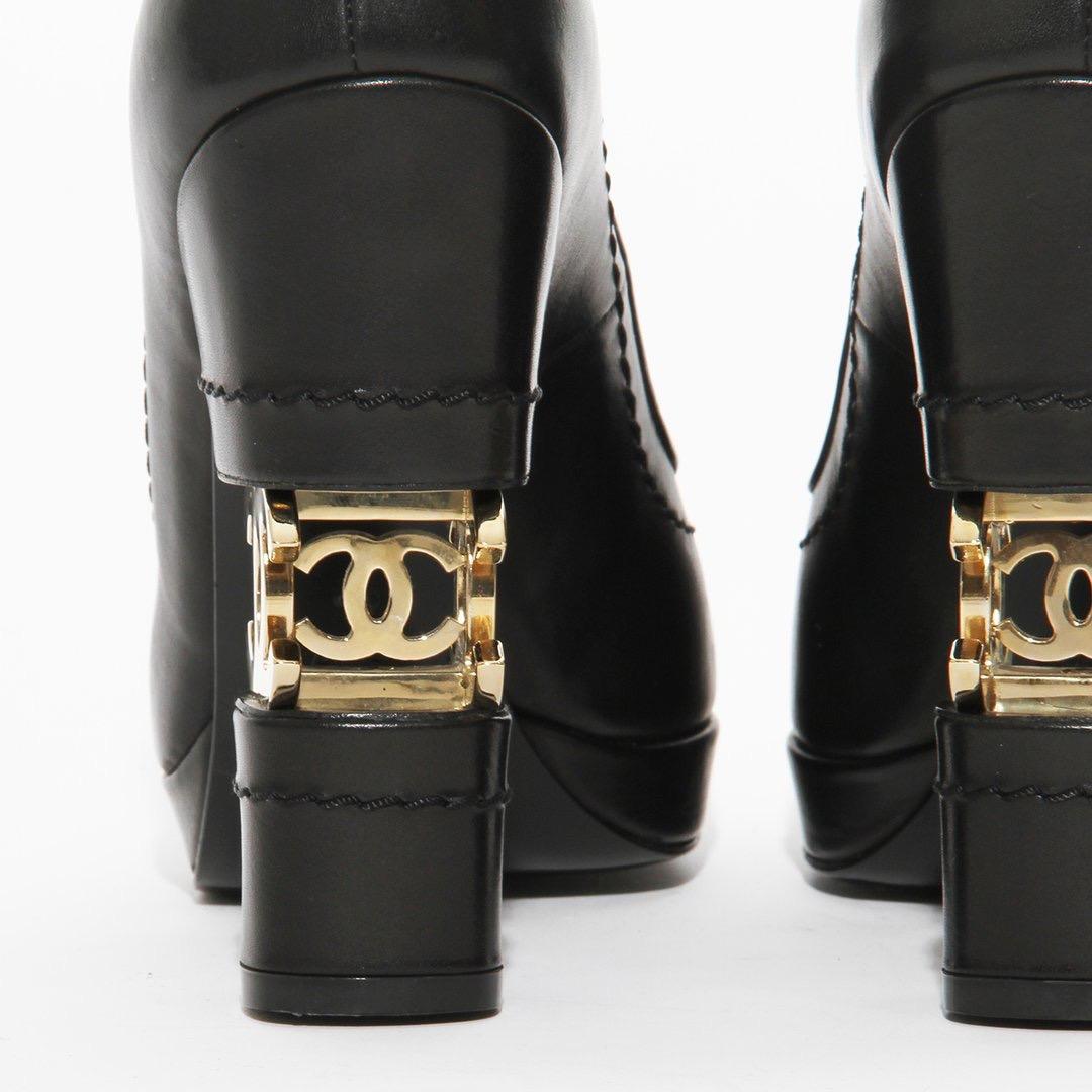chanel logo split heels